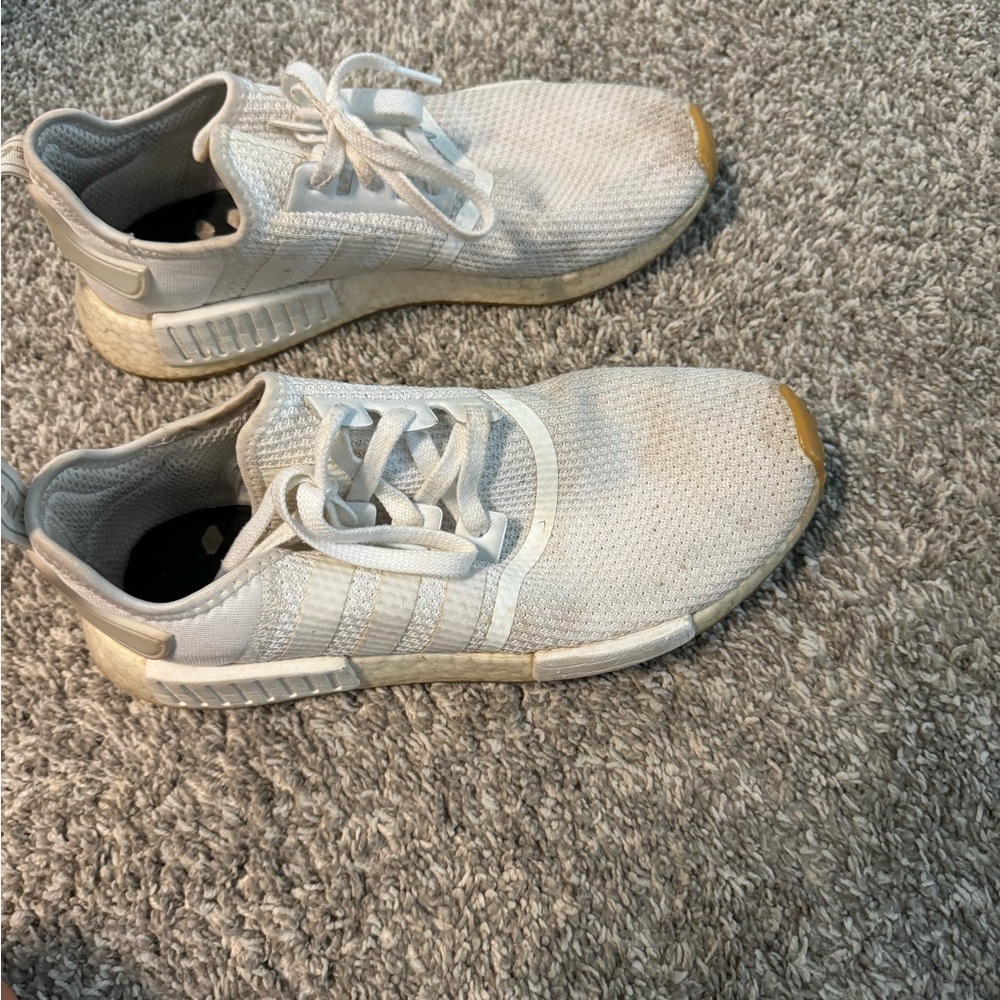 Mens 9.5 adidas MND. White.